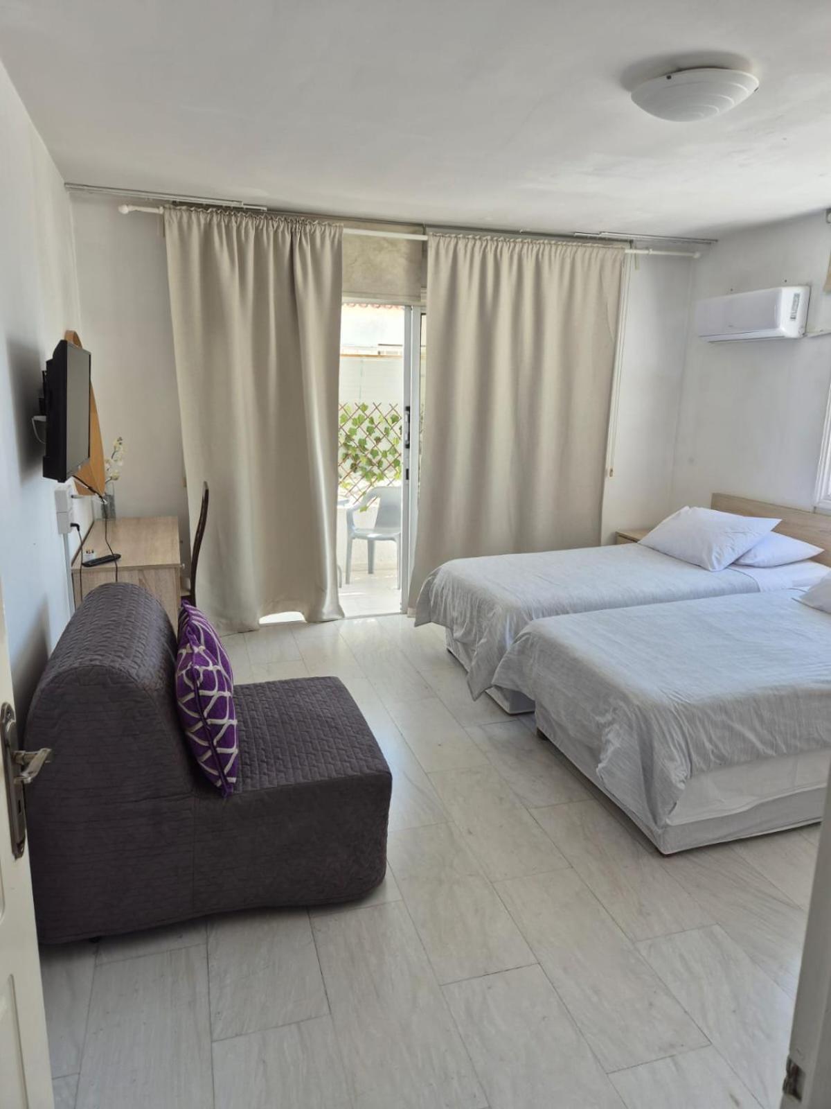 Myriama Apartments Ajia Napa Zewnętrze zdjęcie